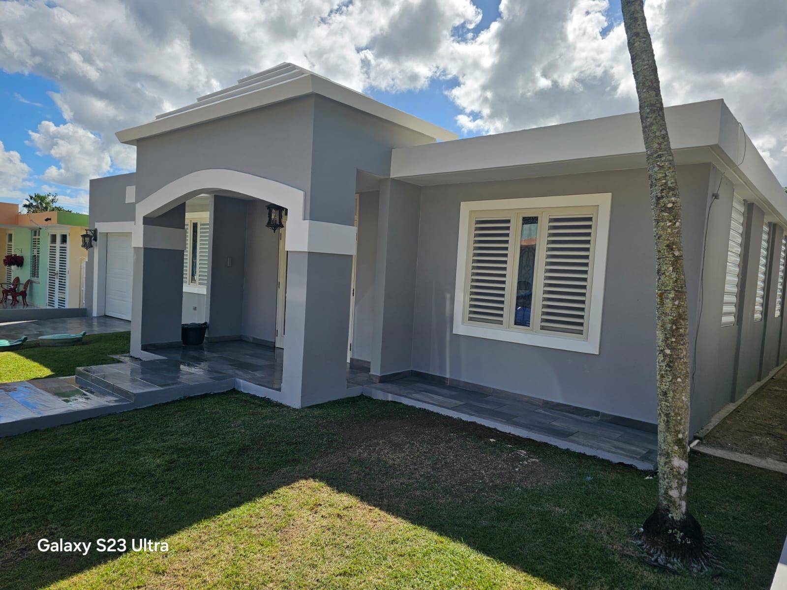 CARLOS J PAINTING AND MAINTENANCE INC