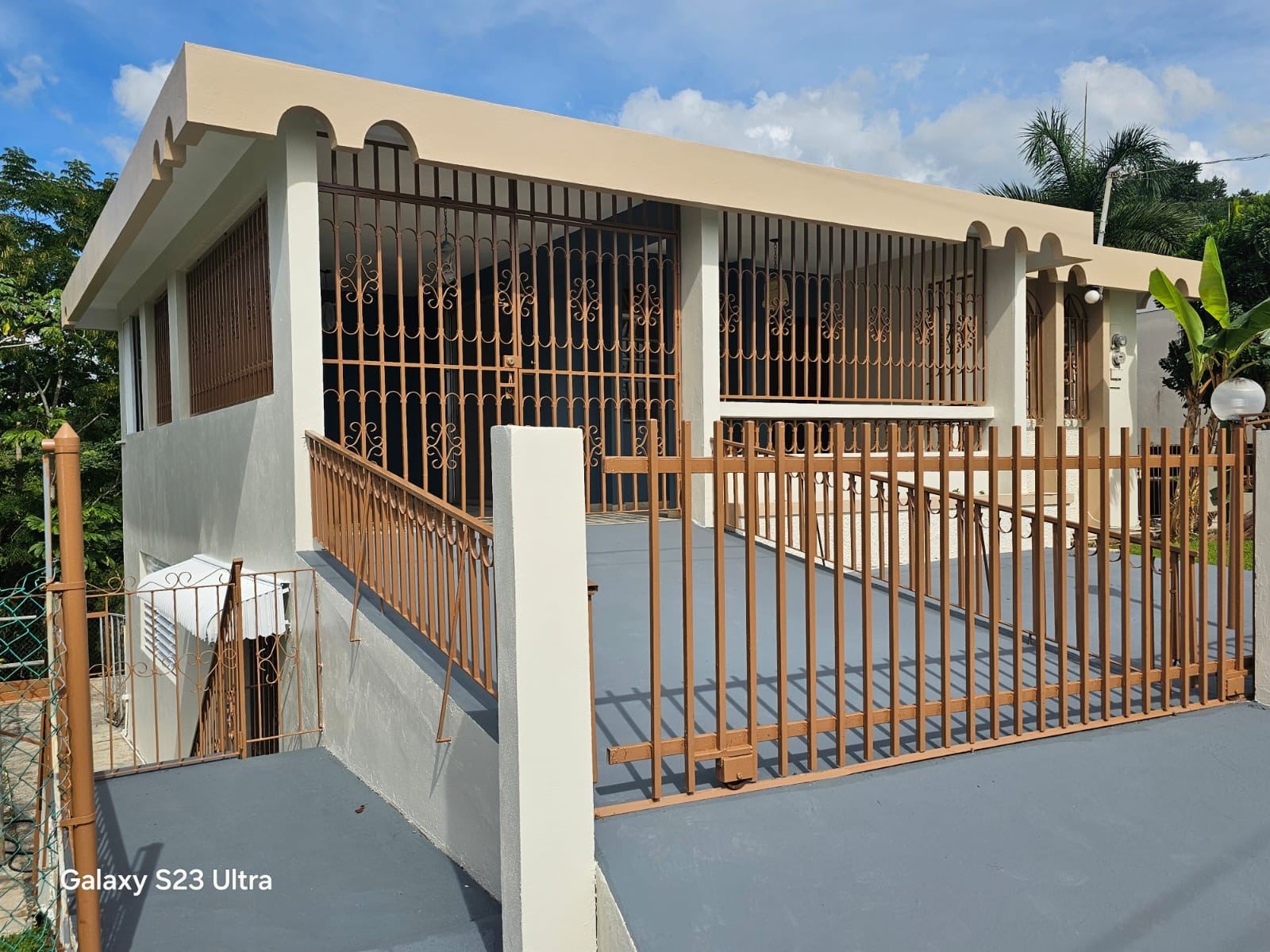 CARLOS J PAINTING AND MAINTENANCE INC