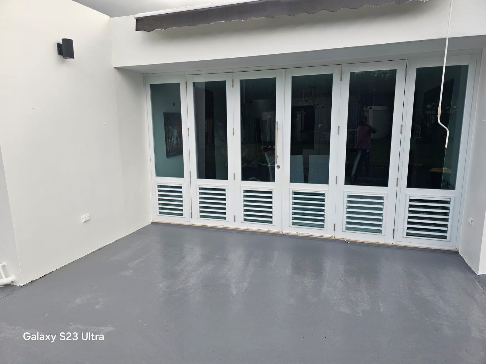 CARLOS J PAINTING AND MAINTENANCE INC