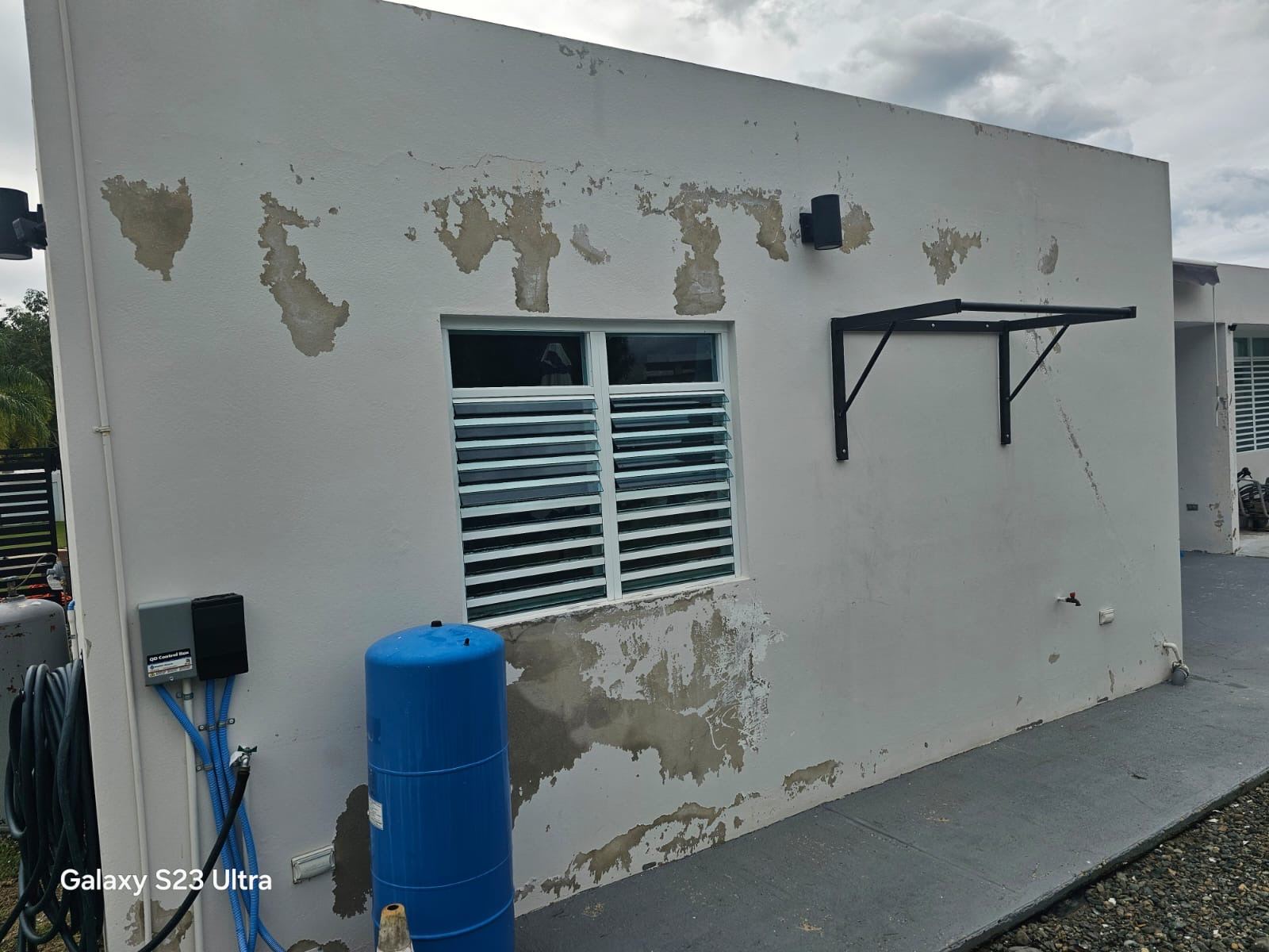 CARLOS J PAINTING AND MAINTENANCE INC